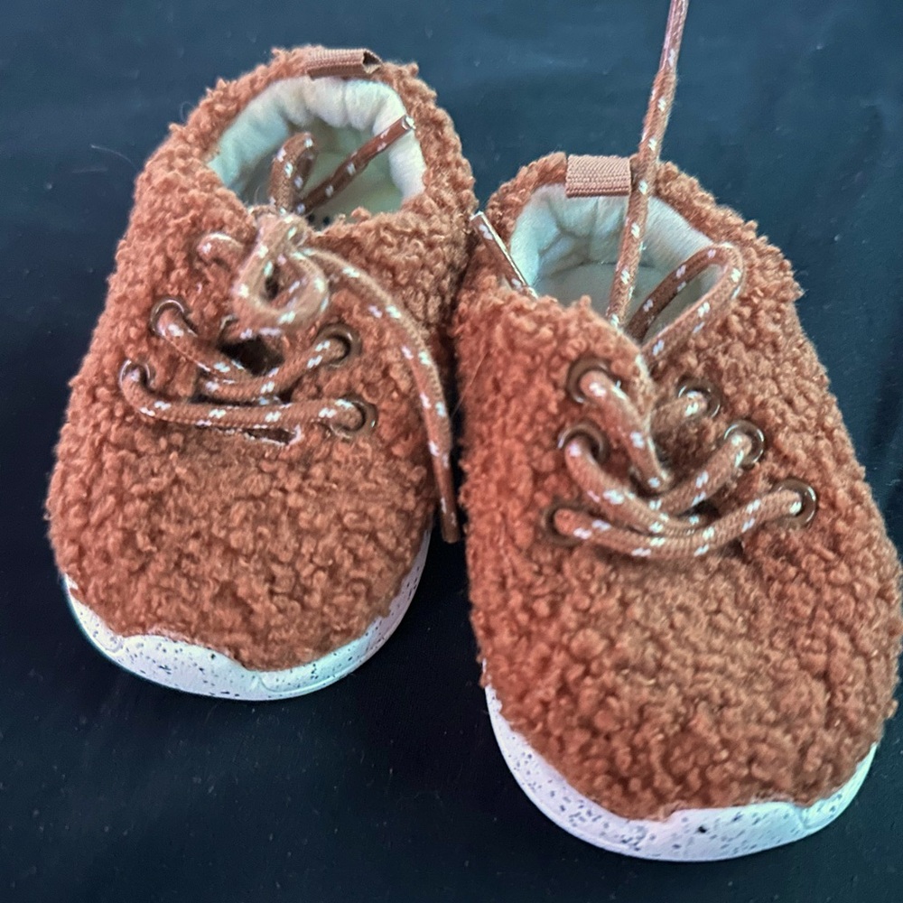 baby GAP cow fur shoes